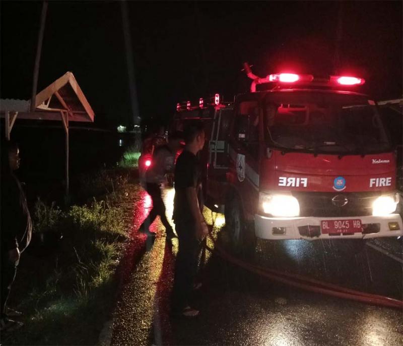 Si Jago Merah Lalap Rumah Warga di Agara