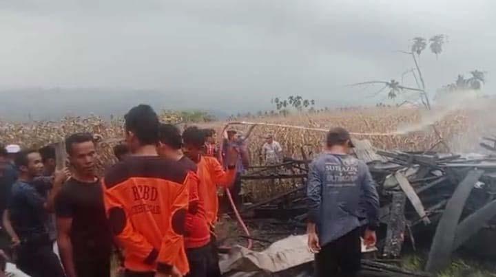 Asrama Putra Pondok Pesantren Darussalam Kisam Pasir Terbakar