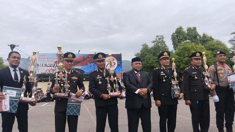 43 Personel Polres Agara Berprestasi Diberi Penghargaan