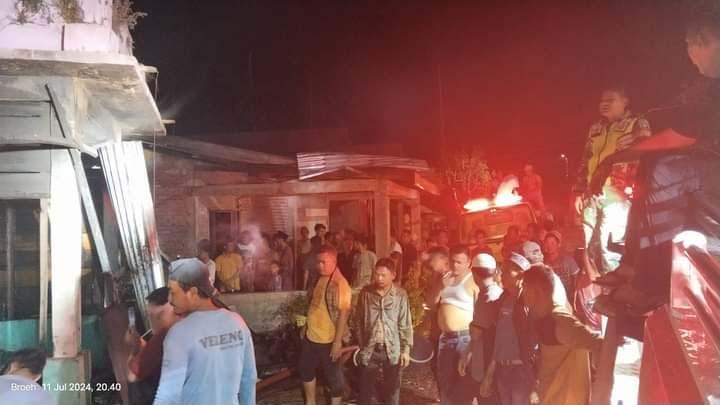 Saat Ditinggal Penghuni, Rumah Warga di Bintang Bener Ketambe Dilalap Api