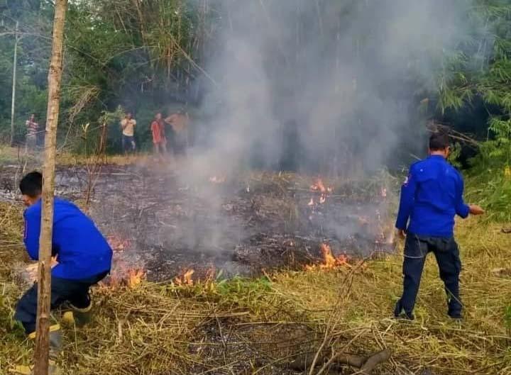 Warga Panik Terjadi KARHUTLA, BPBD Agara Bantu Padamkan Api